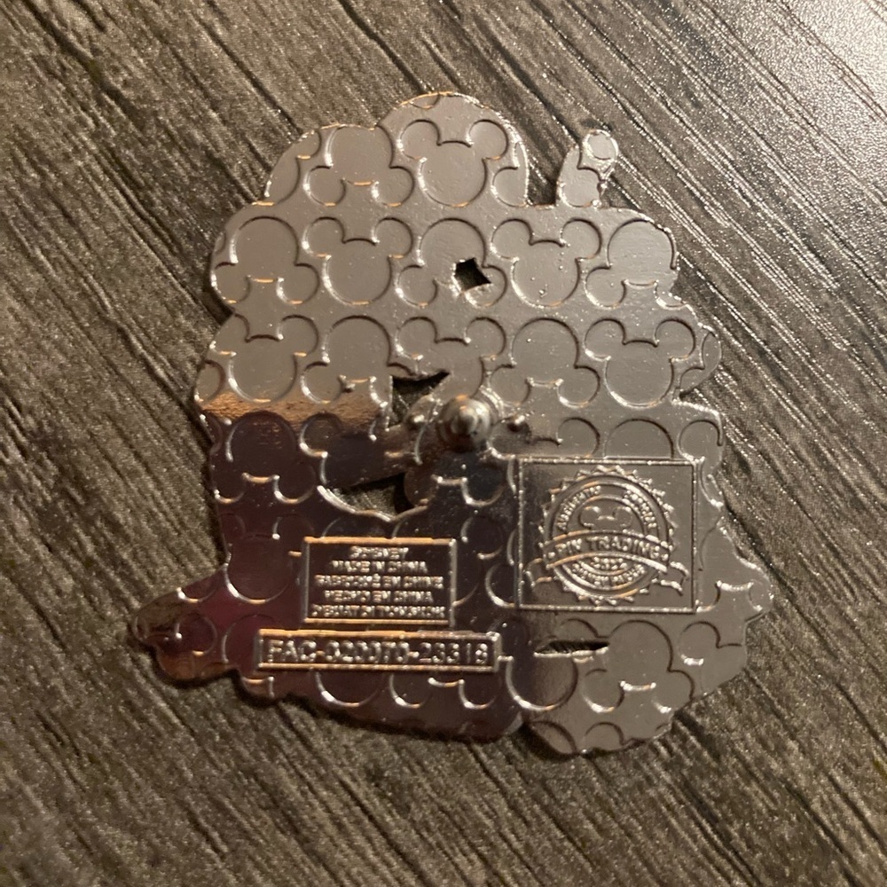 Mickey Mouse Happy Birthday Trading Pin - Picture 5 of 5